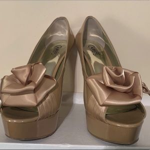 Nude Rose Heels Carlos Santana sz 8.5